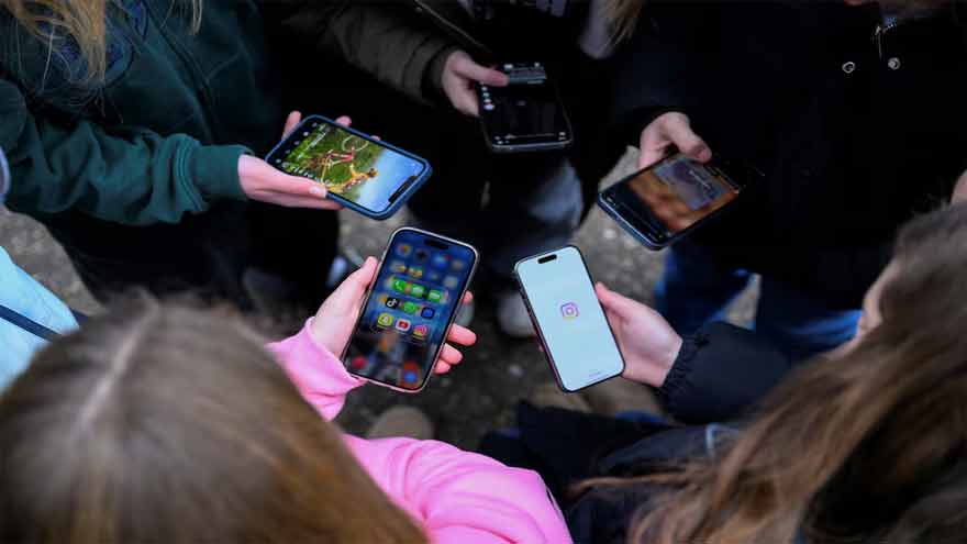 Germany's ruling party backs social media curbs for children