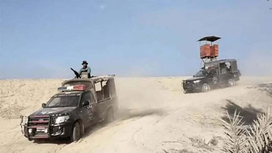 Notorious robber behind Rs10 million heist surrenders in Sindh