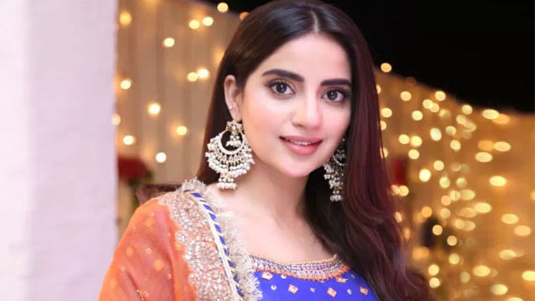 اداکارہ صبور علی کو بولڈ ساری پہننے پر شدید تنقید کا سامنا