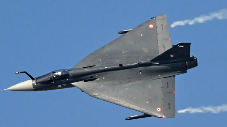 بھارت کے لڑاکا طیارے اڑتے تابوت بن گئے، ایک اور تیجس گر کر تباہ