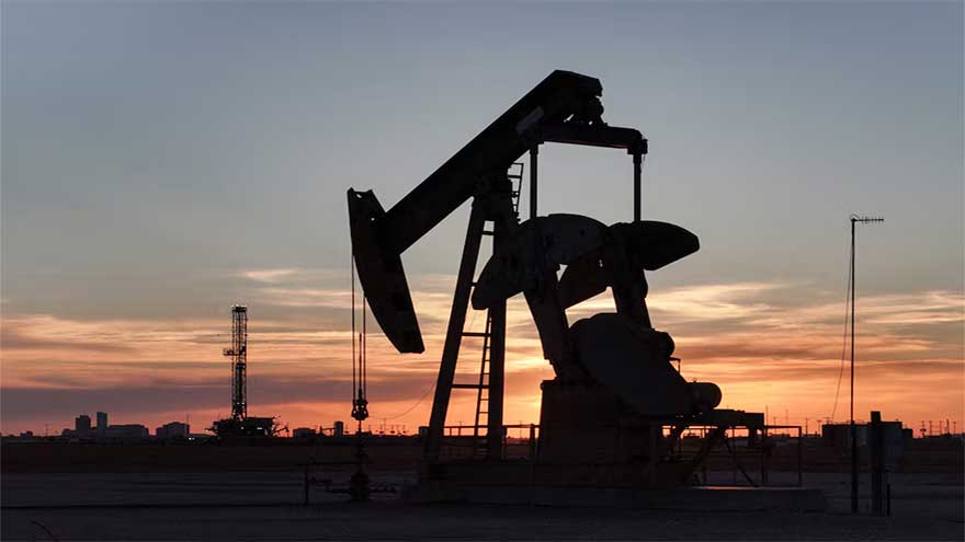 Brent rises late, settles higher and with weekly gain on Iran-US jitters