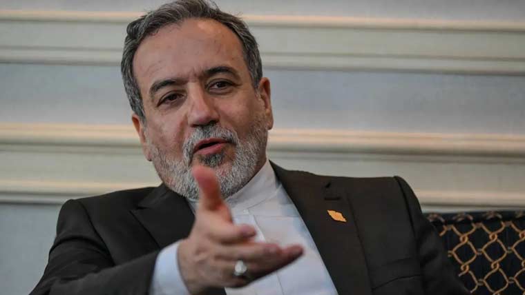 امریکی فوجی سرگرمیاں ہمیں نہیں ڈرا سکتیں، ایرانی وزیر خارجہ