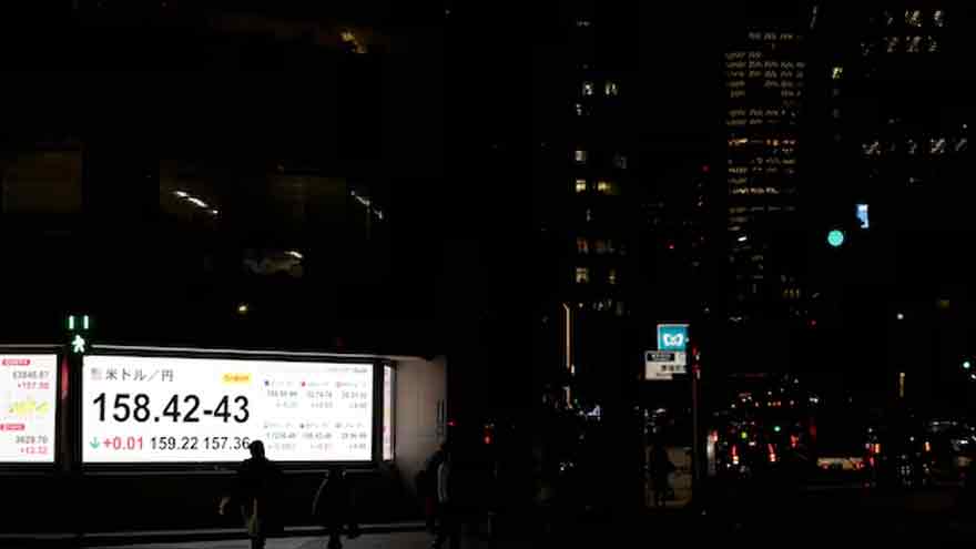 Dollar languishes as Asia markets reopen to renewed tariff turmoil