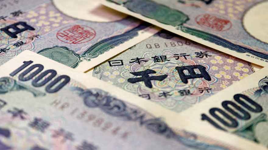 Yen under pressure after Takaichi report; Aussie higher on inflation