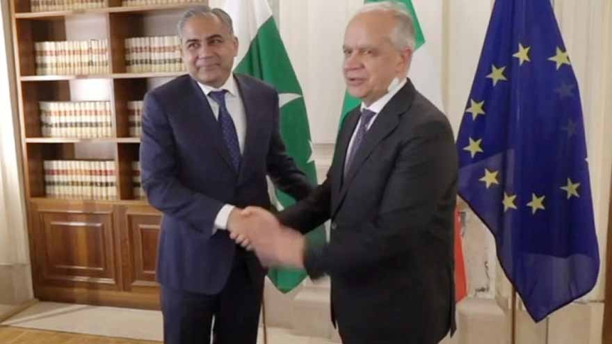 Naqvi meets Italian counterpart, agreement reached on 10,500 work visas