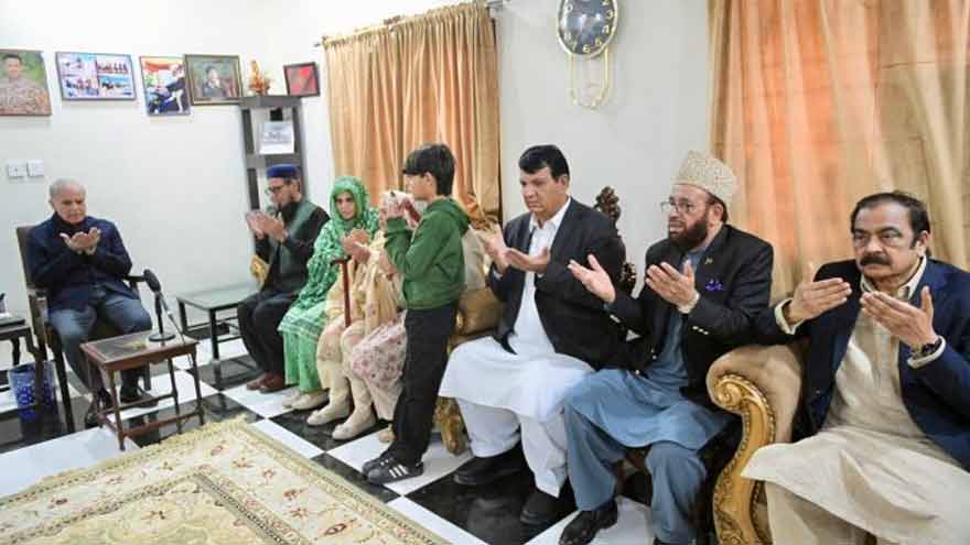 PM visits residence of Shaheed Lt Col Shahzada Gul Faraz to offer condolences