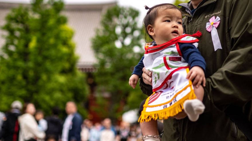 Japan births fall for 10th straight year