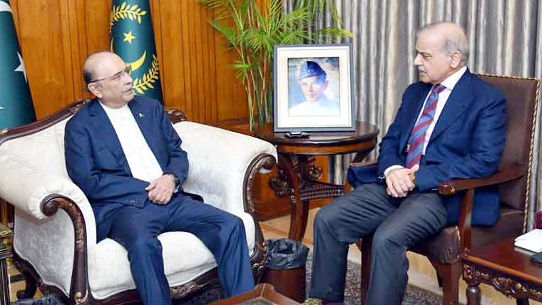 افغانستان نے سالمیت کو للکارا، ڈٹ کر مقابلہ، منہ توڑ جواب دیا جائے گا: صدر و وزیراعظم