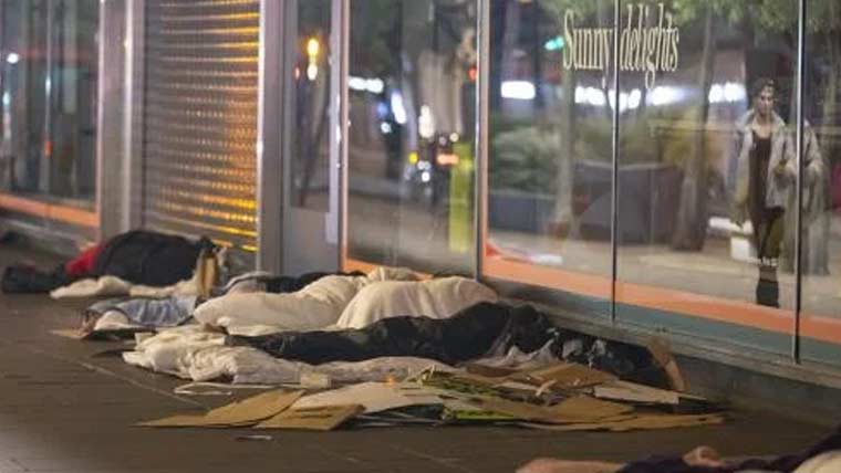 برطانیہ: ایک سال کے دوران مزید ہزاروں بچے بے گھر ہوگئے