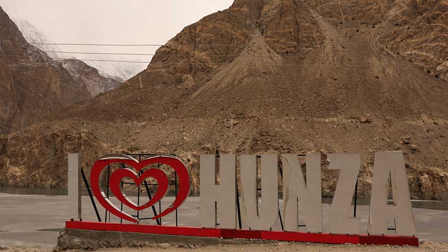 Warmer winters leave Pakistan festival on thin ice