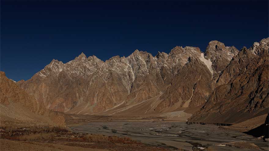 Warmer winters leave Pakistan festival on thin ice