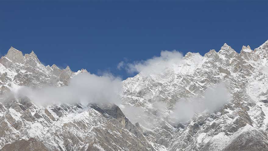 Warmer winters leave Pakistan festival on thin ice