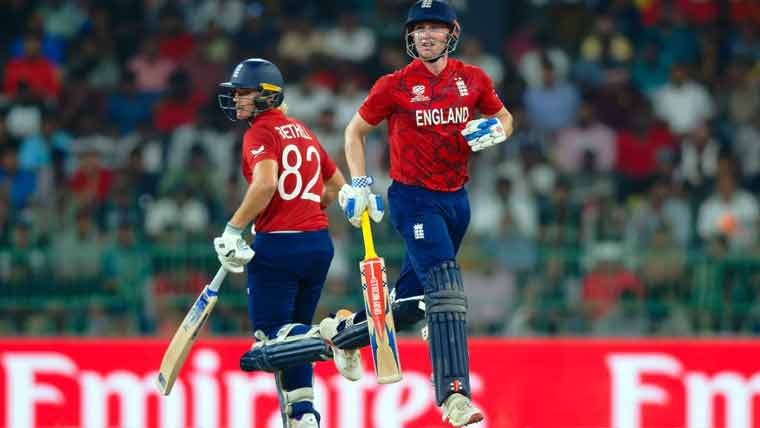 ٹی 20 ورلڈ کپ:انگلینڈ نے نیوزی لینڈ کو ہرا دیا، پاکستان کی سیمی فائنل میں پہنچنے کی امیدیں برقرار