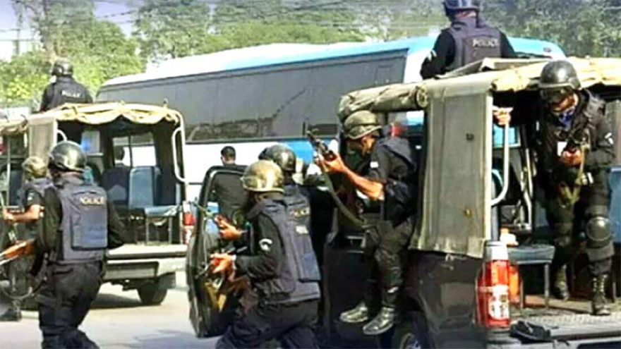 Over 20 arrested in crackdown on illegal Afghans residing in Karachi