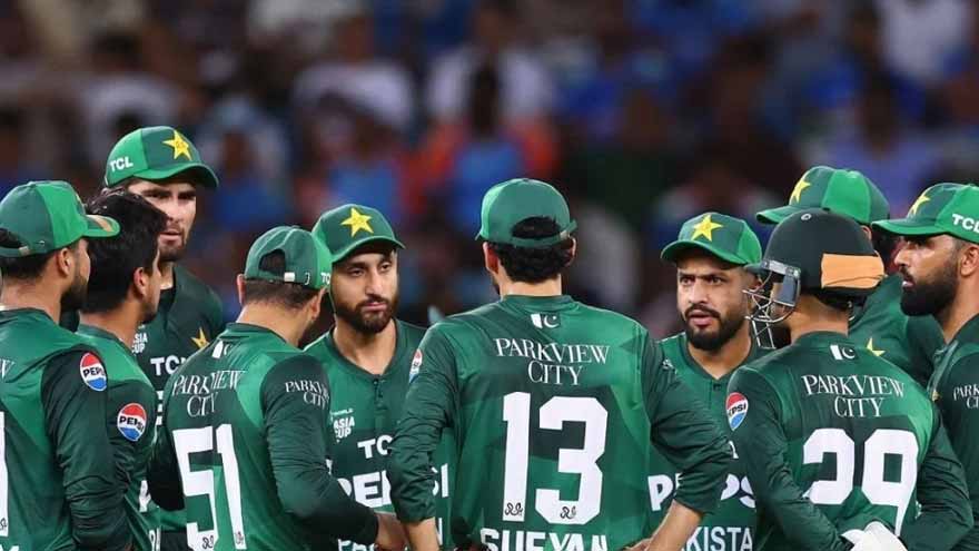 Pakistan face must-win clash against Sri Lanka today