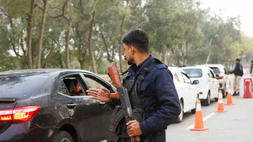 Pakistan, Afghan Taliban forces clash as diplomatic efforts intensify