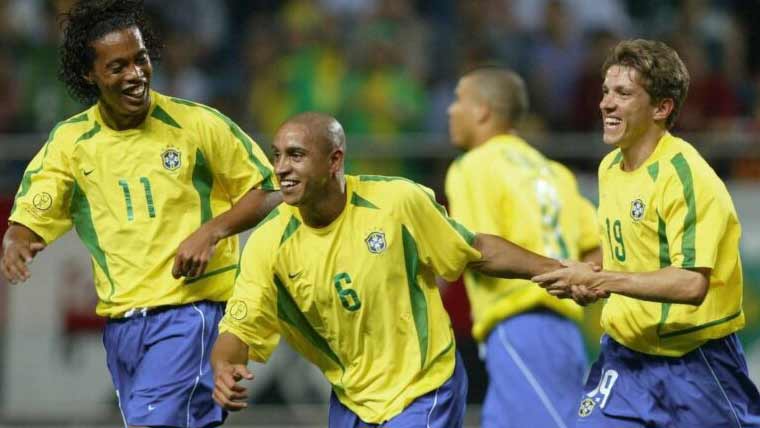 برازیل کے عالمی شہرت یافتہ لیجنڈری فٹبالر روبرٹو کارلوس ہسپتال میں داخل