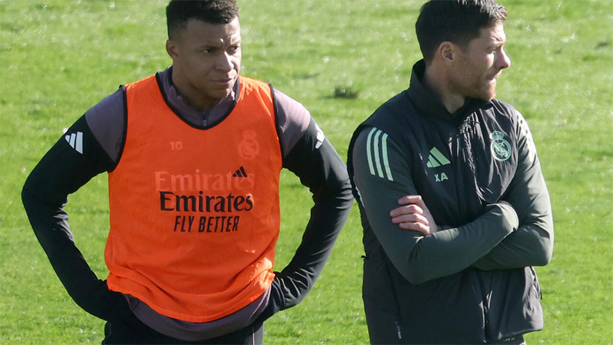 Mbappe suffers knee sprain in blow for Real Madrid