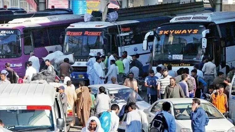 پٹرولیم مصنوعات کی قیمتیں کم ہونے پر پبلک ٹرانسپورٹ کے کرایوں میں کمی کا اعلان