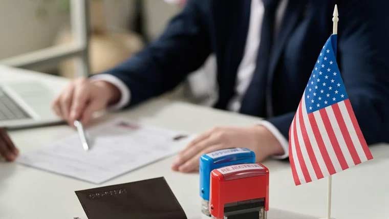 نئے سال کے آغاز کے ساتھ ہی امریکا میں امیگریشن سے متعلق نئے قوانین نافذ