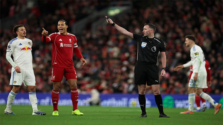 Toothless Liverpool held by Leeds