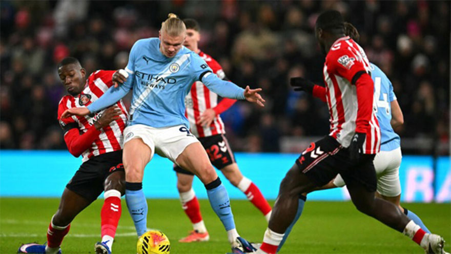 Man City's title bid dented by Sunderland stalemate