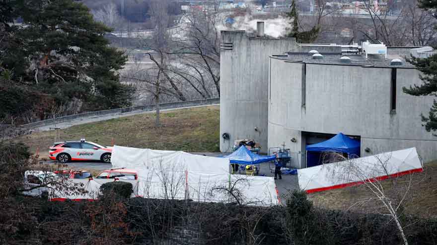 Scrutiny turns to safety set-up of Swiss bar after deadly blaze
