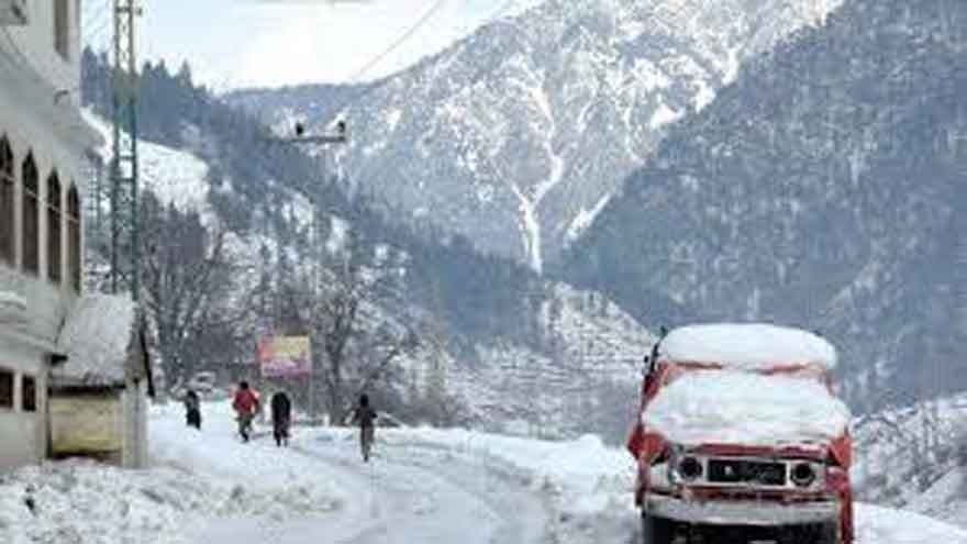 Dense fog and severe cold grip Peshawar, flights disrupted