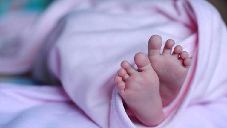 شہر قائد کے ہسپتال سے تین سال کا بچہ اغوا، فوٹیج سامنے آ گئی 