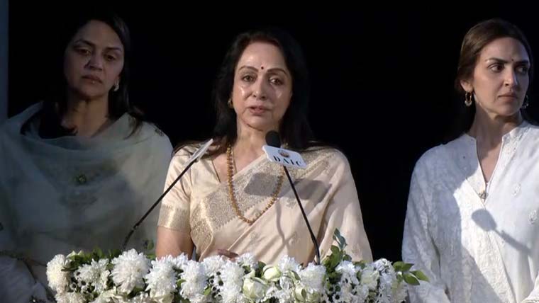 بالی ووڈ اداکارہ ہیما مالنی نے خاندان میں اختلافات کی تردید کردی