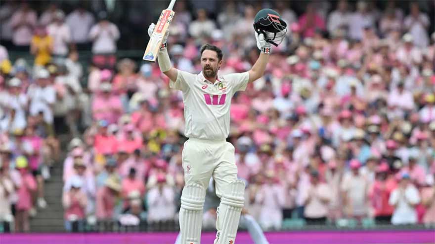 Smith in charge after Head's 163 to put Australia seven behind England