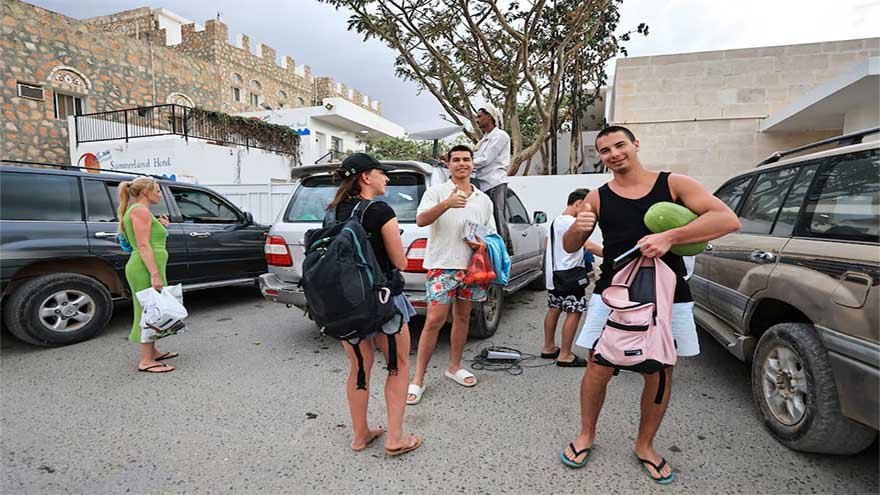 Dunya News Tourists on remote Yemeni island stranded after Saudi, UAE rift