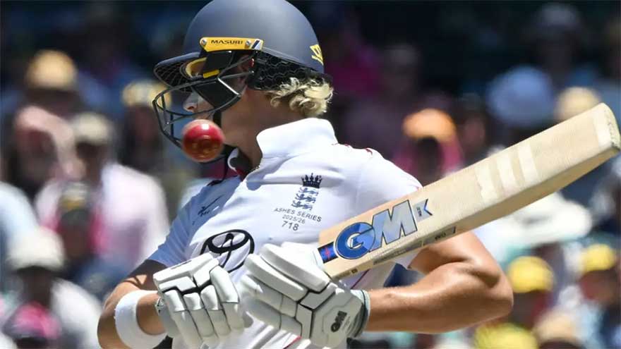 Bethell stands tall as England 174-3 in final Test, nine behind