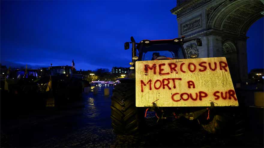 French farmers block Paris streets in protest against Mercosur trade deal
