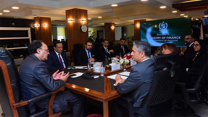 Pakistan steps up digital payments, financial inclusion push in talks with Visa