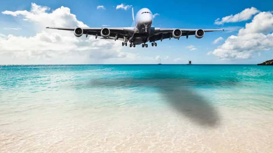 World's shortest flight takes just 53 seconds in Scotland