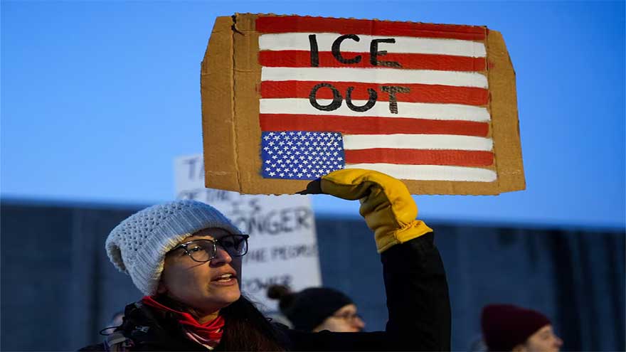 With tension high in Minnesota, border agent shoots two in Oregon traffic stop
