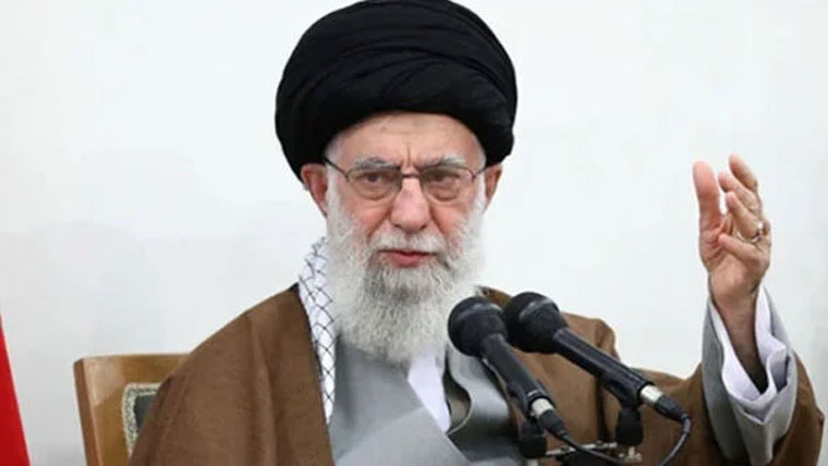 ٹرمپ ایران کے معاملات کی بجائے اپنے ملک کے مسائل پر توجہ دیں: خامنہ ای