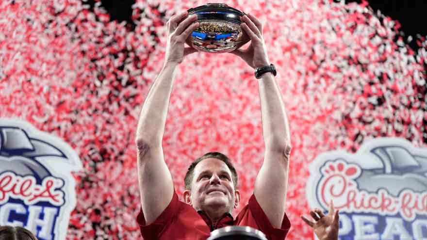 No. 1 Indiana adds to CFP dominance with 56-22 Peach Bowl win over No. 5 Oregon, Miami up next