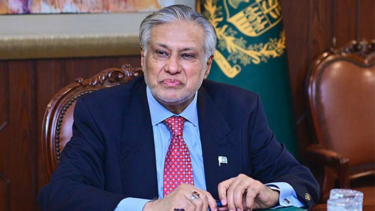 وزیر خارجہ اسحاق ڈار کا دورہ سعودی عرب، مدینہ منورہ سے جدہ پہنچ گئے