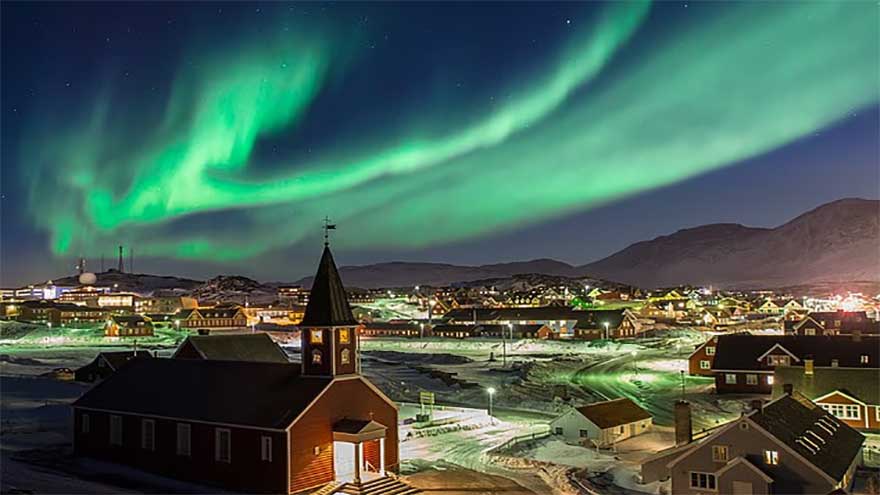 Trump orders army chiefs to draw up plan to invade Greenland