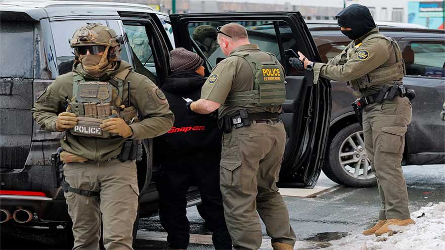 Homeland Security to send hundreds more officers to Minnesota, Noem says