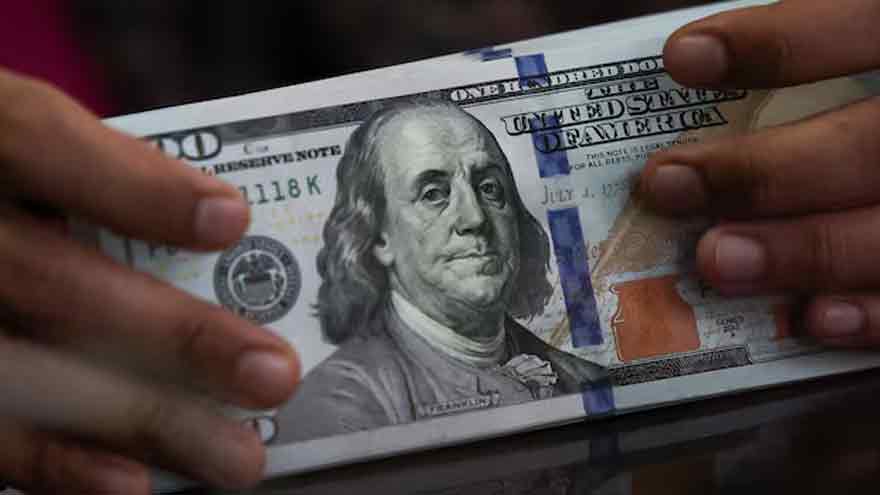 Dollar wobbles as markets fret about threat to Fed independence