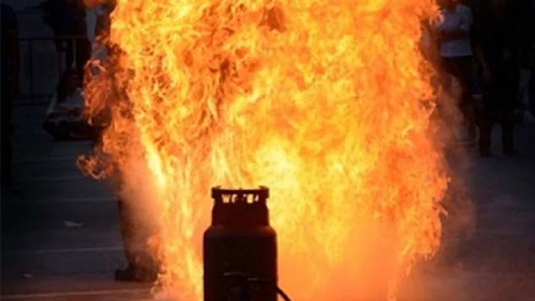 عارف والا:گیس لیکج سے ہولناک آتشزدگی، ماں اور 2 کمسن بچیاں جاں بحق