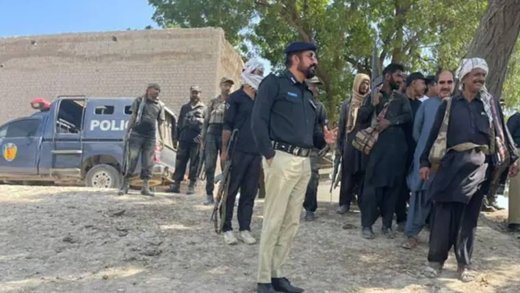 ایس ایس پی گھوٹکی کا کچے کے جرائم پیشہ عناصر کو 48 گھنٹے کا الٹی میٹم