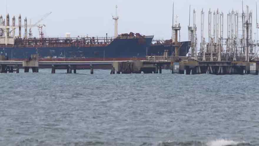 Oil prices pause gains as Venezuela shipments resume but Iran concerns loom