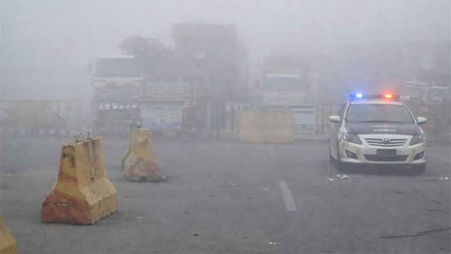 Fog again leads to closure of motorway sections in Punjab, KP