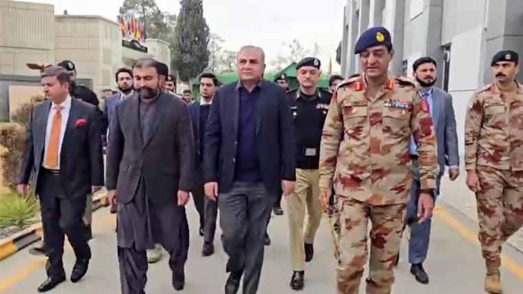 محسن نقوی اور سرفراز بگٹی کا ایف سی بلوچستان نارتھ ہیڈکوارٹرز کا دورہ