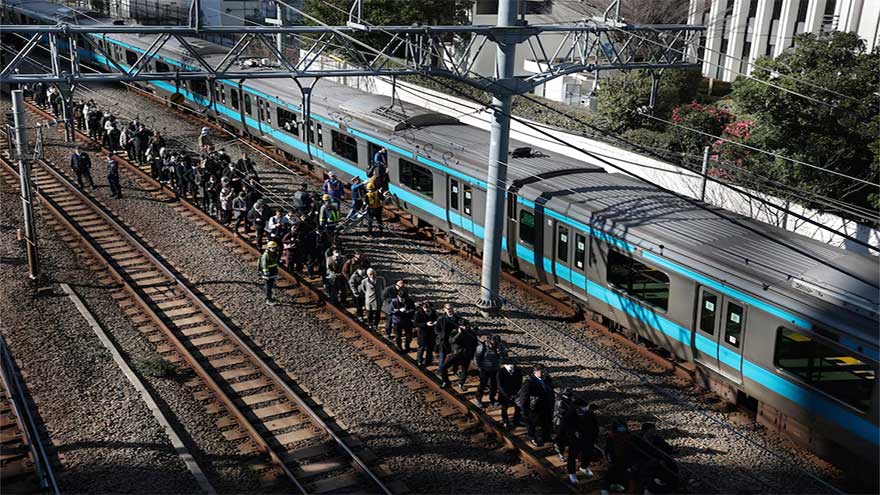 Power outage halts Tokyo commuter train lines, disrupting thousands