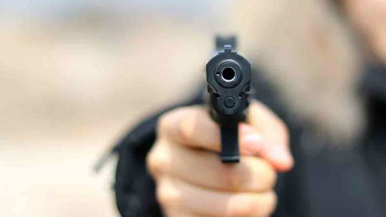 لاہور میں خاتون ڈکیت کی انٹری، شہری کو اسلحہ کے زور پر لوٹ لیا